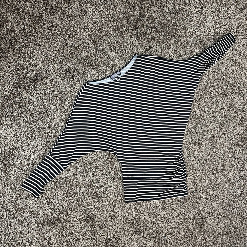 Trisisto Femme Size Medium Pullover Top Long Sleeve Black Stripes